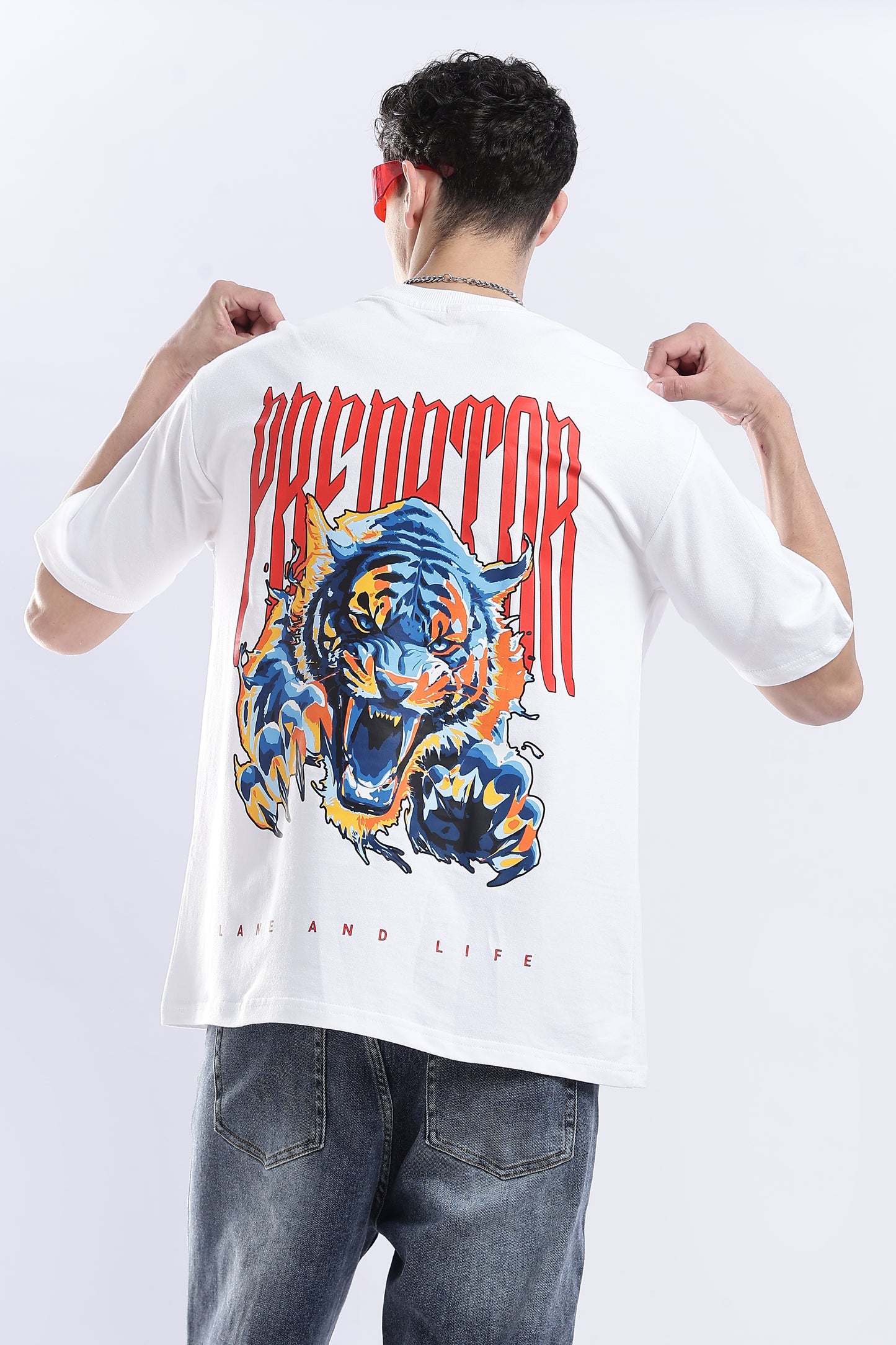 WHITE PREDATOR-LION T-SHIRT